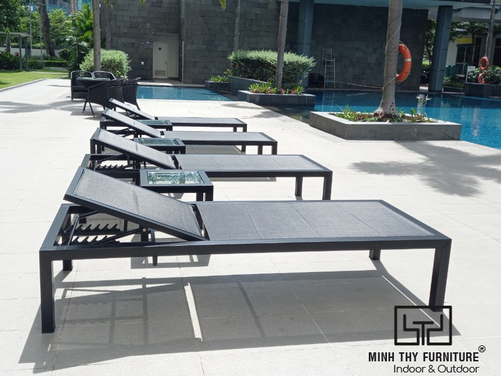 Ghế tắm nắng hồ bơi thiết kế hiện đại cho resort Ghế tắm nắng hồ bơi thiết kế hiện đại cho resort